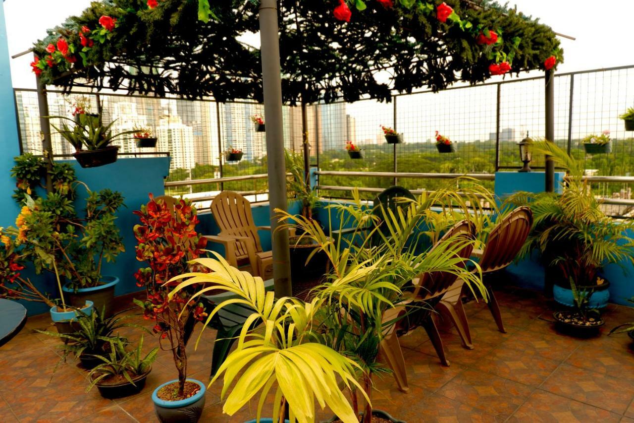 The Fort Budget Hotel- Bonifacio Global City Makati City Exterior photo